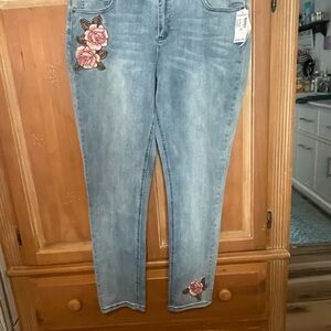 NWT! Dressbarn Blue and Pink Skinny Jeans with Floral Embroidery